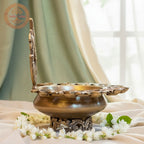 Mayur Om Urli