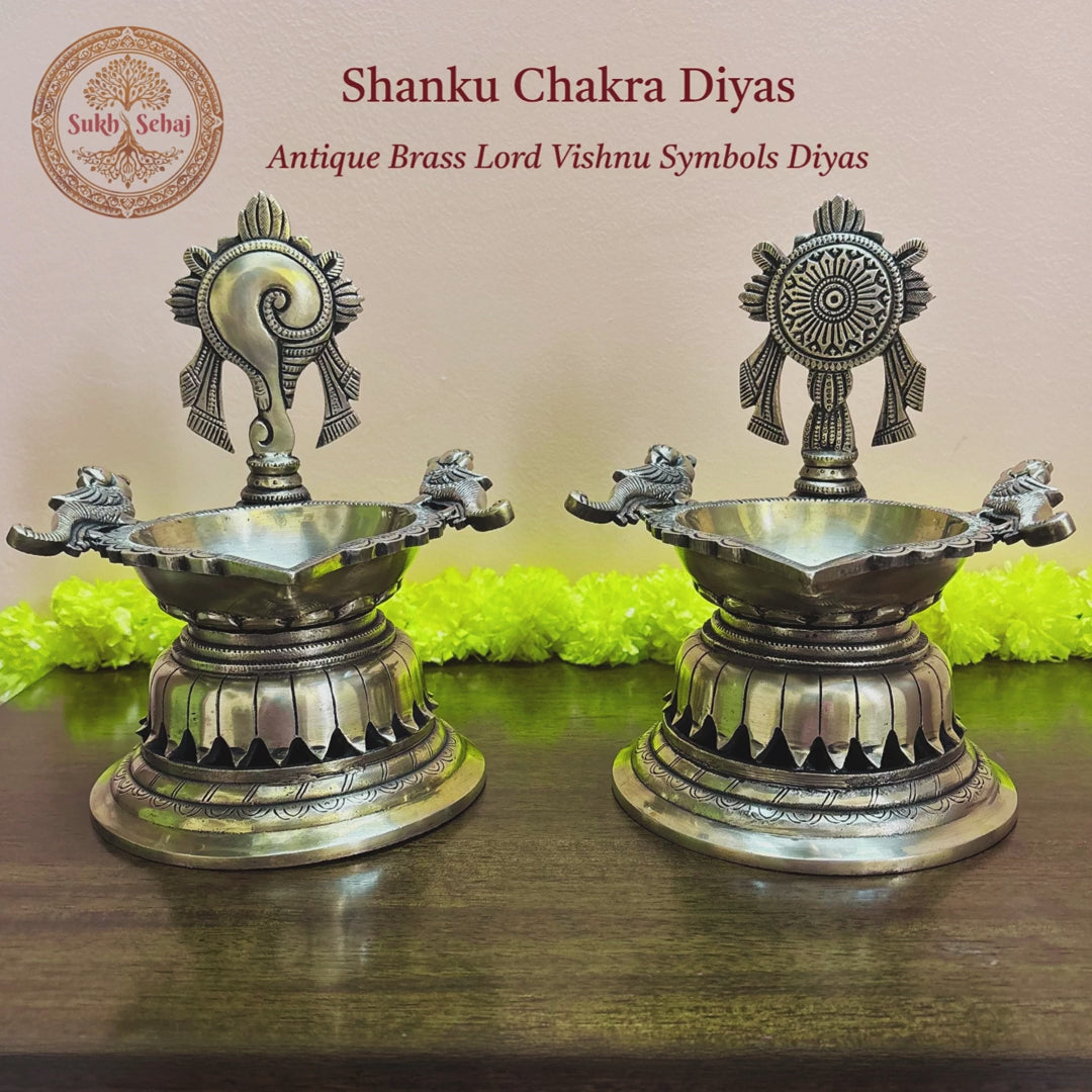 Shankhu Chakra Diyas Set