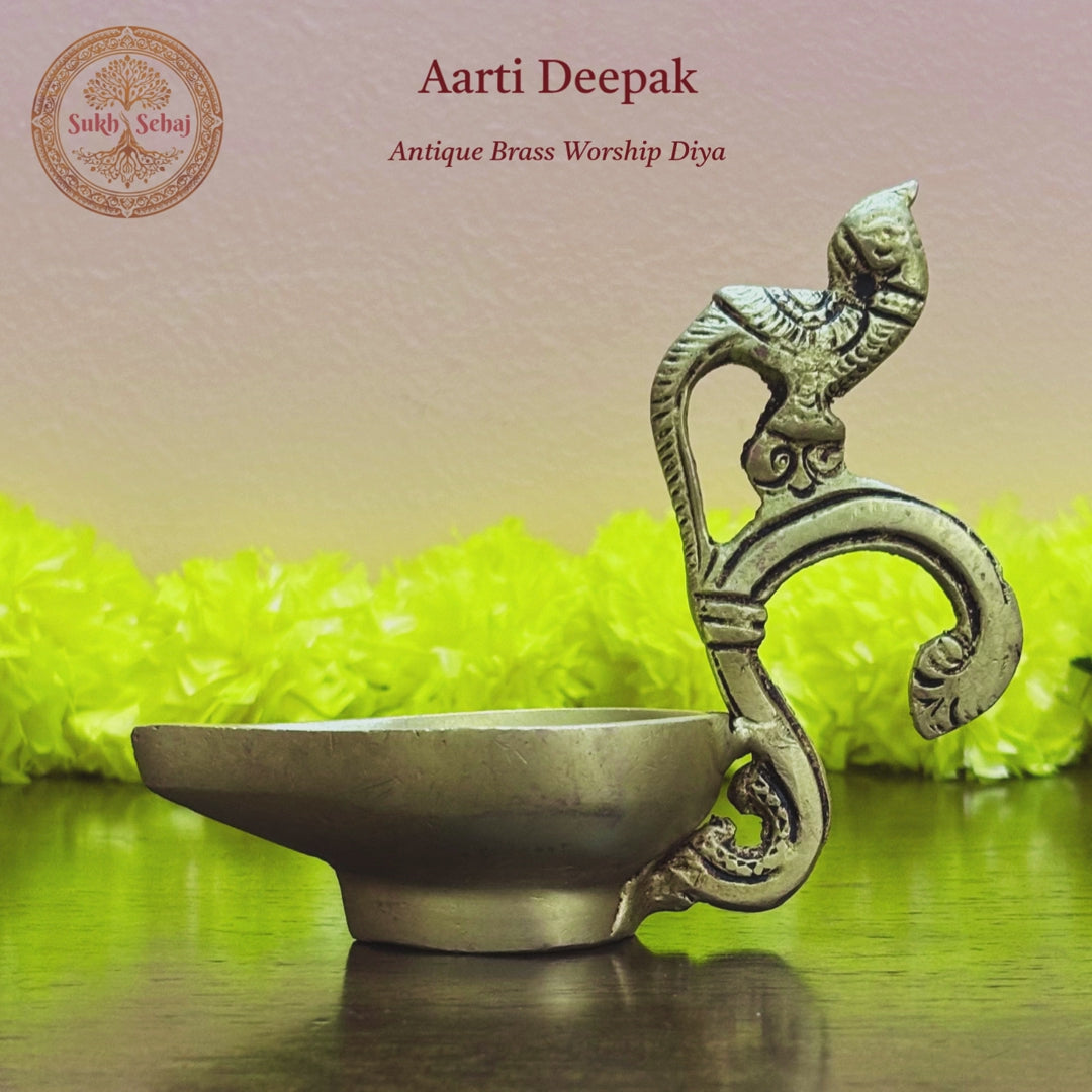 Aarti Deepak